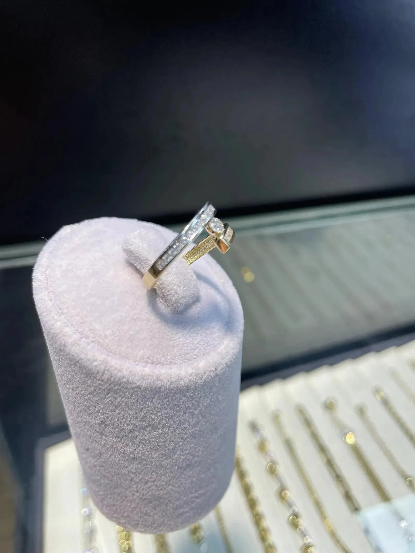 9ct-yellow-gold-spiral-ring-simulated-diamond-cz-design-uk-hallmarked-or-shop-online-sarraf-jewellers-uk-3 - Sarraf Jewellers